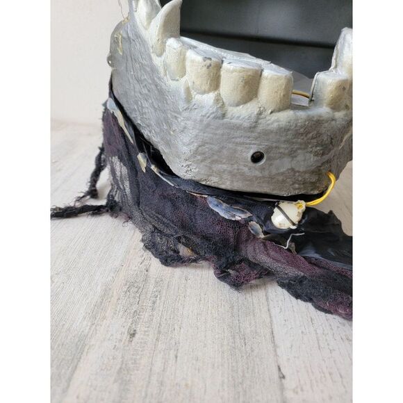 Gemmy large AS IS  animated skeleton face Halloween prop decor scary - Picture 7 of 16